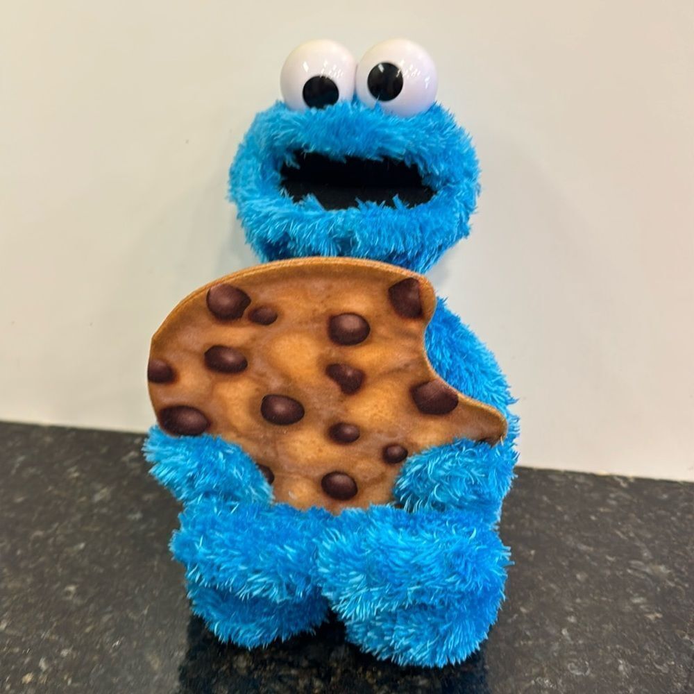 Cookie Monster Peekaboo 13" Electric Plush Toy Sesame Street 2020 Talking Hasbro